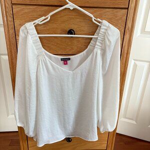 Vince Camuto Medium White Pheasant Blouse